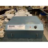 A POTTERY GLAZING MACHINE / KILN - BH800 POTTERY PORTRAITS, WORKING ORDER