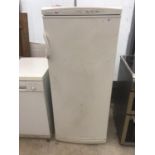 A FRIDGIDAIRE UPRIGHT FREEZER IN WORKING ORDER