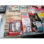 A MIXED GROUP OF ELVIS PRESLEY ITEMS, NEWSPAPERS, MAGAZINES ETC