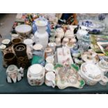 A LARGE COLLECTION OF ASSORTED CERAMICS