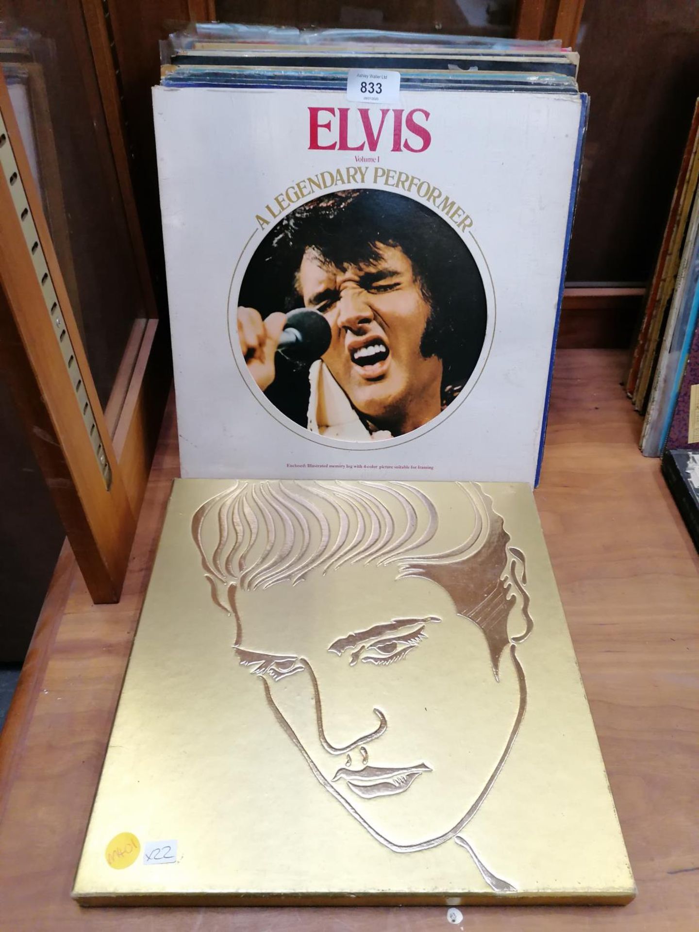 TWENTY TWO ASSORTED ELVIS LP VINYL RECORDS