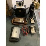 A COLLECTION OF VINTAGE CAMERAS TO INCLUDE KODAK BAKELITE EXAMPLE