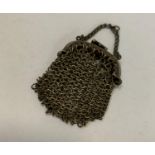 A CHAIN METAL COIN PURSE