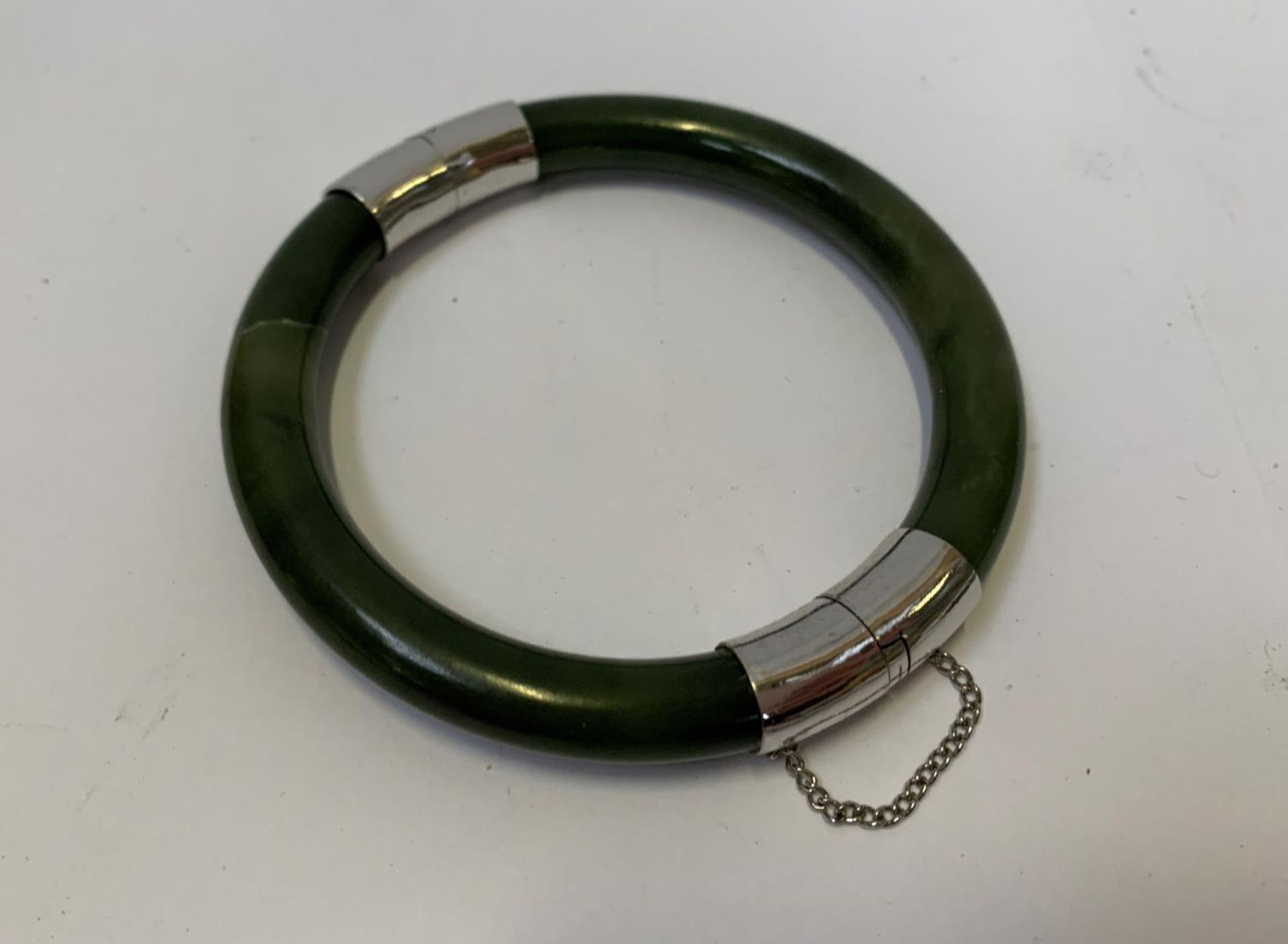 A JADE STYLE ORIENTAL BANGLE