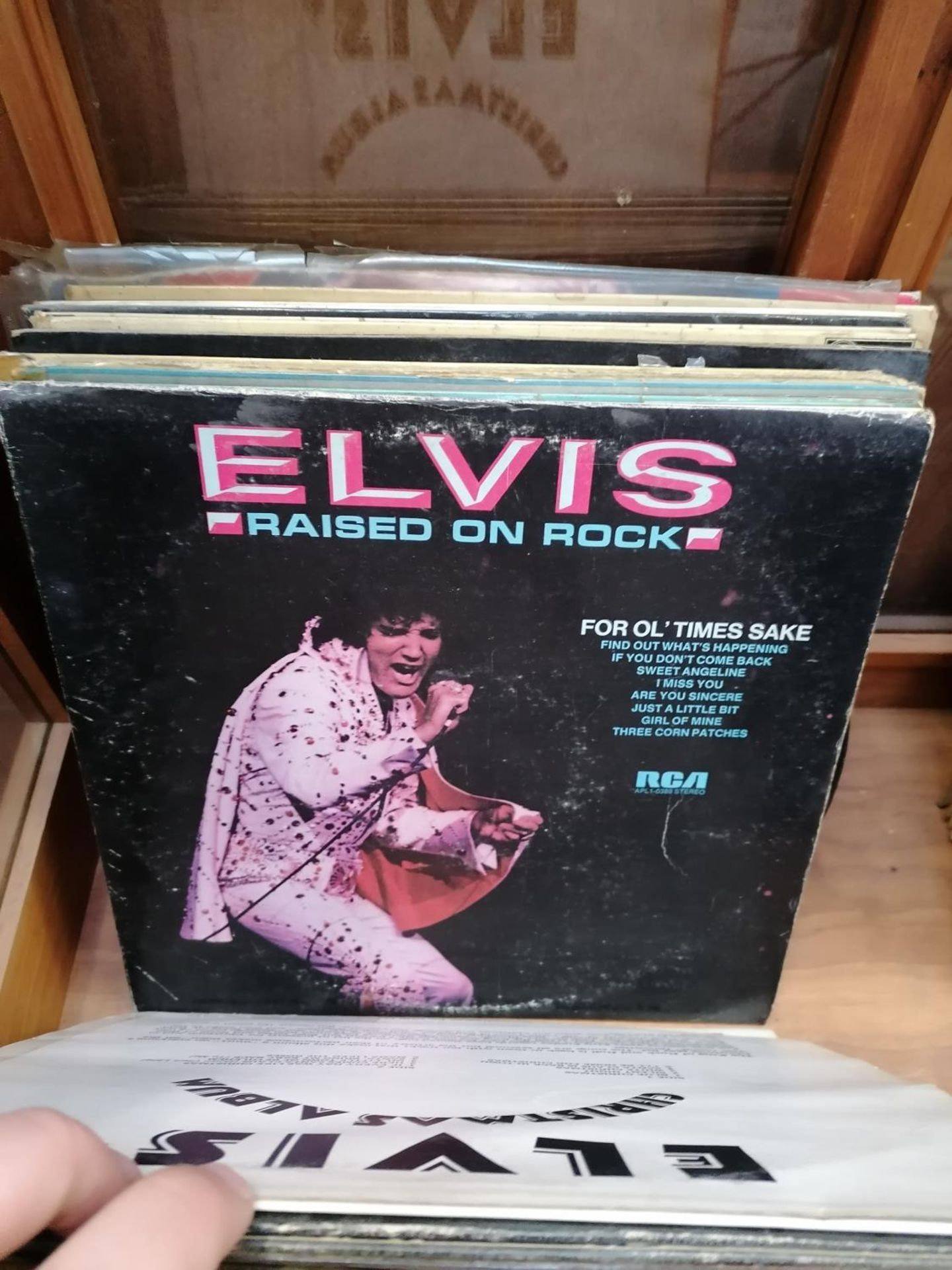 TWENTY TWO ASSORTED ELVIS LP VINYL RECORDS - Image 2 of 3