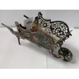 A SHEFFIELD HALLMARKED SILVER FLOWER TROLLEY / BASKET, WEIGHT 345.8 G