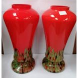 A PAIR OF ITALIAN 1970'S RED AND GREEN ART GLASS VASES