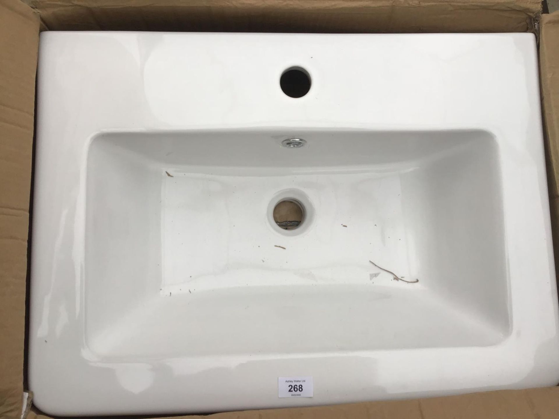 AN AS NEW AND BOXED VICTORIA PLUMB WHITE WASH BASIN 600 X 440 BAS1001