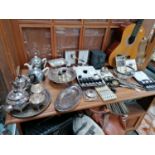 A LARGE COLLECTION OF ASSORTED SILVER PLATED ITEMS, CASED FLATWARE, PART TEA SET ETC