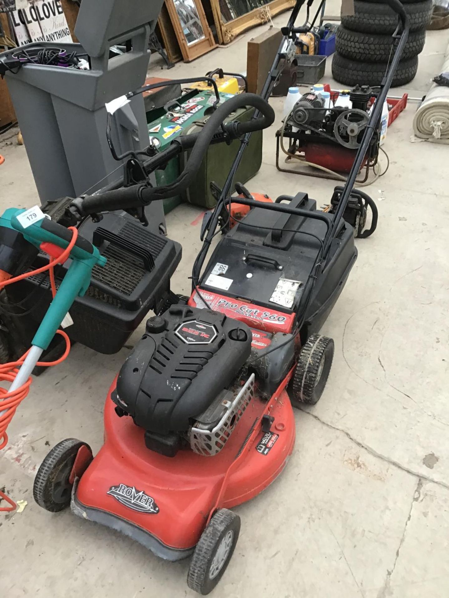 A ROVER PROCUT 560 MULCH AND CUT LAWN MOWER WITH A BRIGGS AND STRATTON 825 SERIES 190CC ENGINE