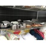 VARIOUS KITCHEN RELATED ITEMS TO INCLUDE PANS, BAKING TRAYS, STAINLESS STEEL WARE ETC