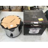 AN AS NEW AND BOXED RUSSELL HOBBS CLASSIC AUTO SLOW COOKER