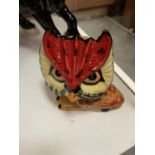 A LORNA BAILEY SMALL BIRD OWL CERAMIC FIGURE