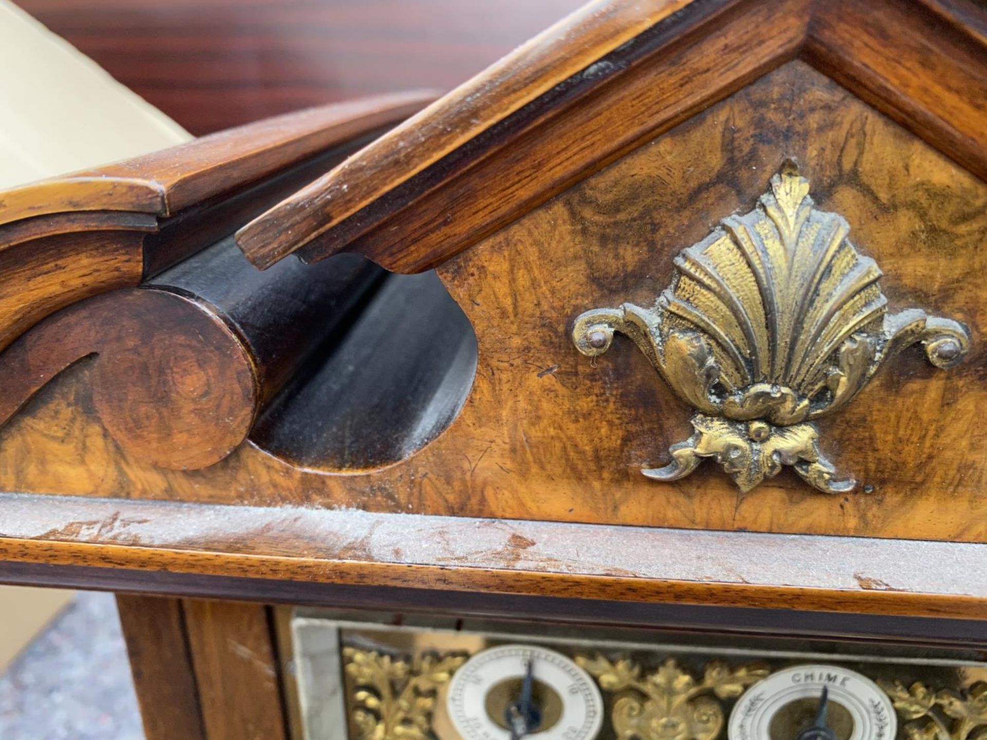 A CIRCA 1890 WALNUT BRACKET CLOCK BY LENZKIRCH, GERMANY, HAVING EIGHT DAY MOVEMENT WITH STRIKING AND - Image 5 of 16