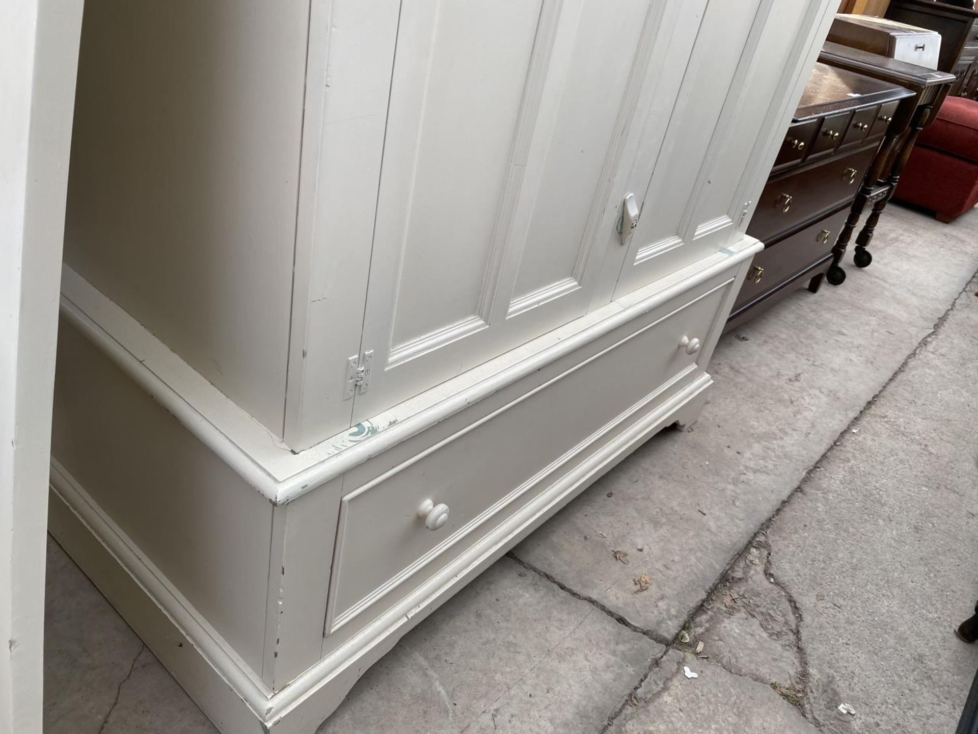 A YESTERDAYS PINE CREAM AND PINE WARDROBE AND DOUBLE BED HEAD - Image 4 of 4