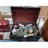 A BOX OF ASSORTED COSTUME JEWELLERY