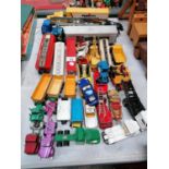 A MIXED GROUP OF VINTAGE DIE CAST VEHICLES