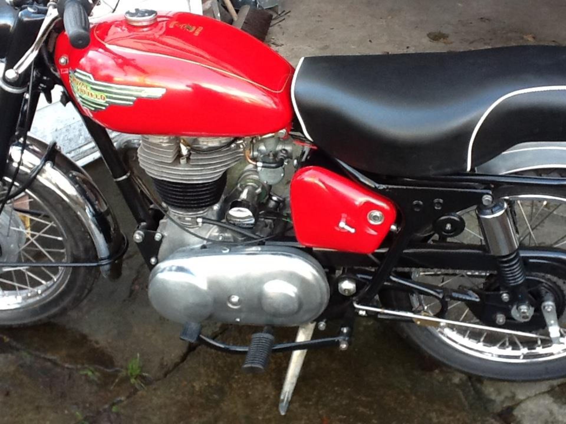 A 1959 ROYAL ENFIELD 350 CLIPPER MOTORCYCLE. THIS MACHINE LEFT THE FACTORY IN REDDITCH ON 6TH - Image 7 of 11