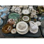 A COLLECTION OF ASSORTED CERAMICS TO INCLUDE REGENCY TEA CUPS AND SAUCERS ETC