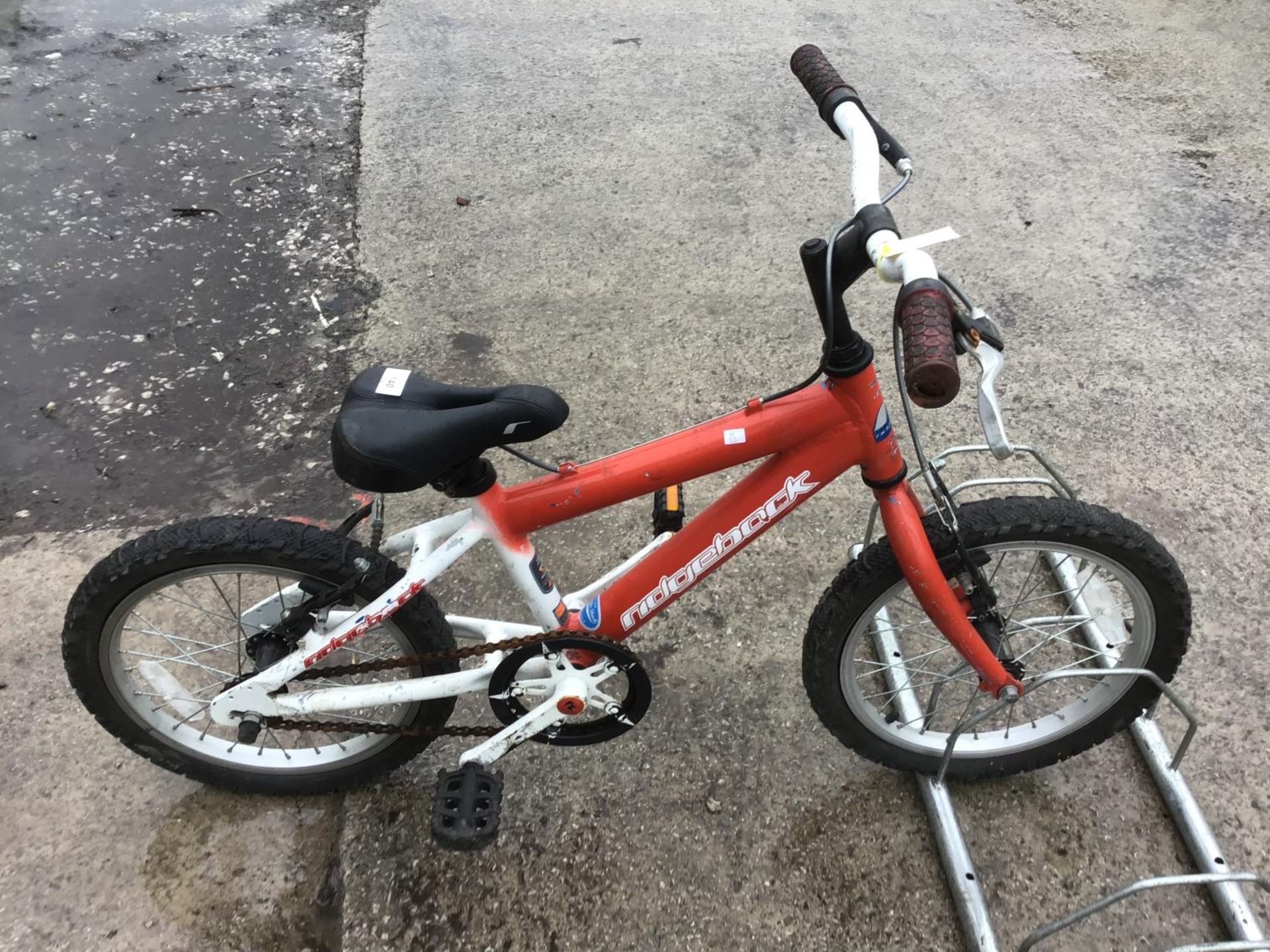 A RIDGEBACK CHILDS BIKE