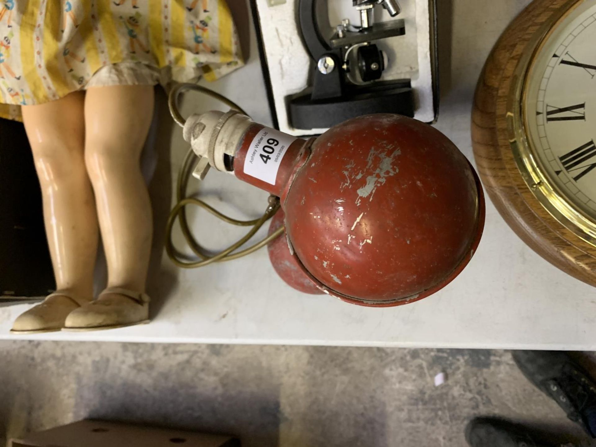 A RETRO RED DESK LAMP - Image 2 of 2