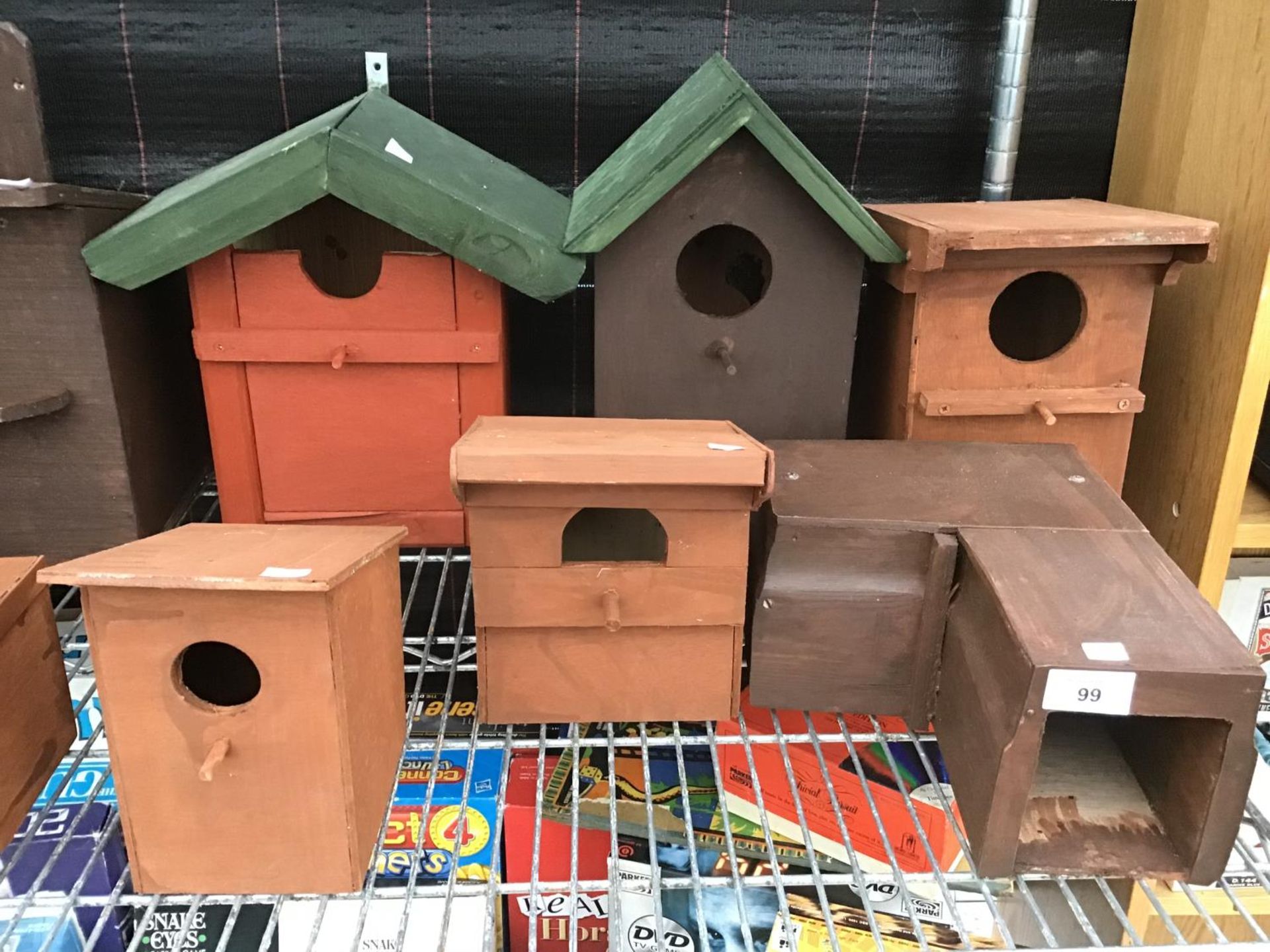 TEN VARIOUS DESIGN BIRD BOXES AND A HEDGEHOG BOX - Image 2 of 3