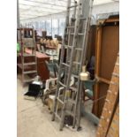 A MIXED LOT TO INCLUDE A FOUR SECTION TWELVE RUNG ALLOY LADDER, A THICK ROPE, GARDEN CHAIR,