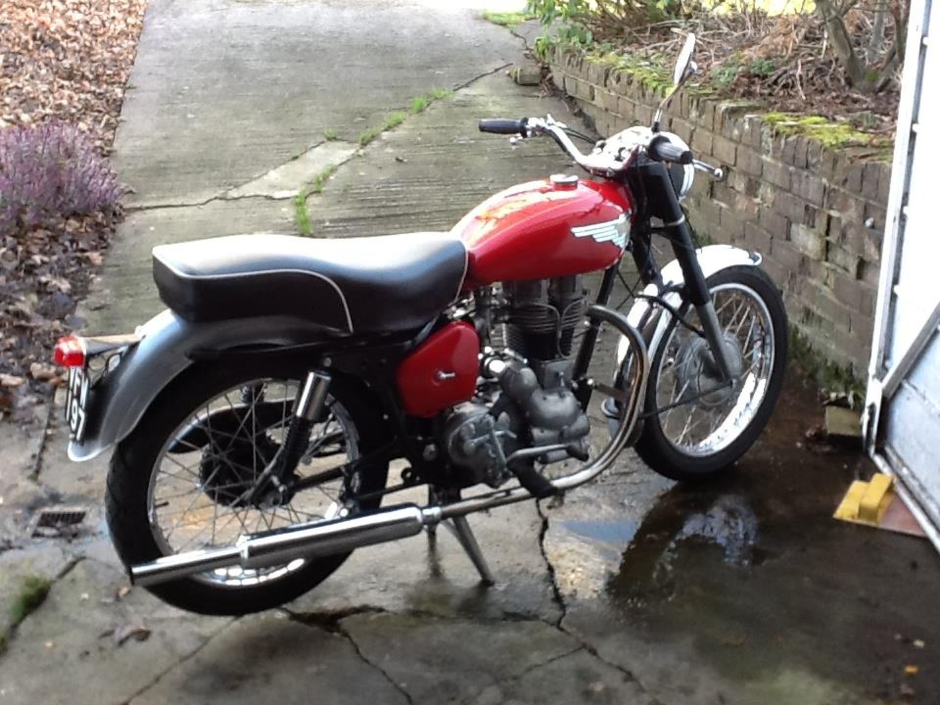 A 1959 ROYAL ENFIELD 350 CLIPPER MOTORCYCLE. THIS MACHINE LEFT THE FACTORY IN REDDITCH ON 6TH - Image 11 of 11