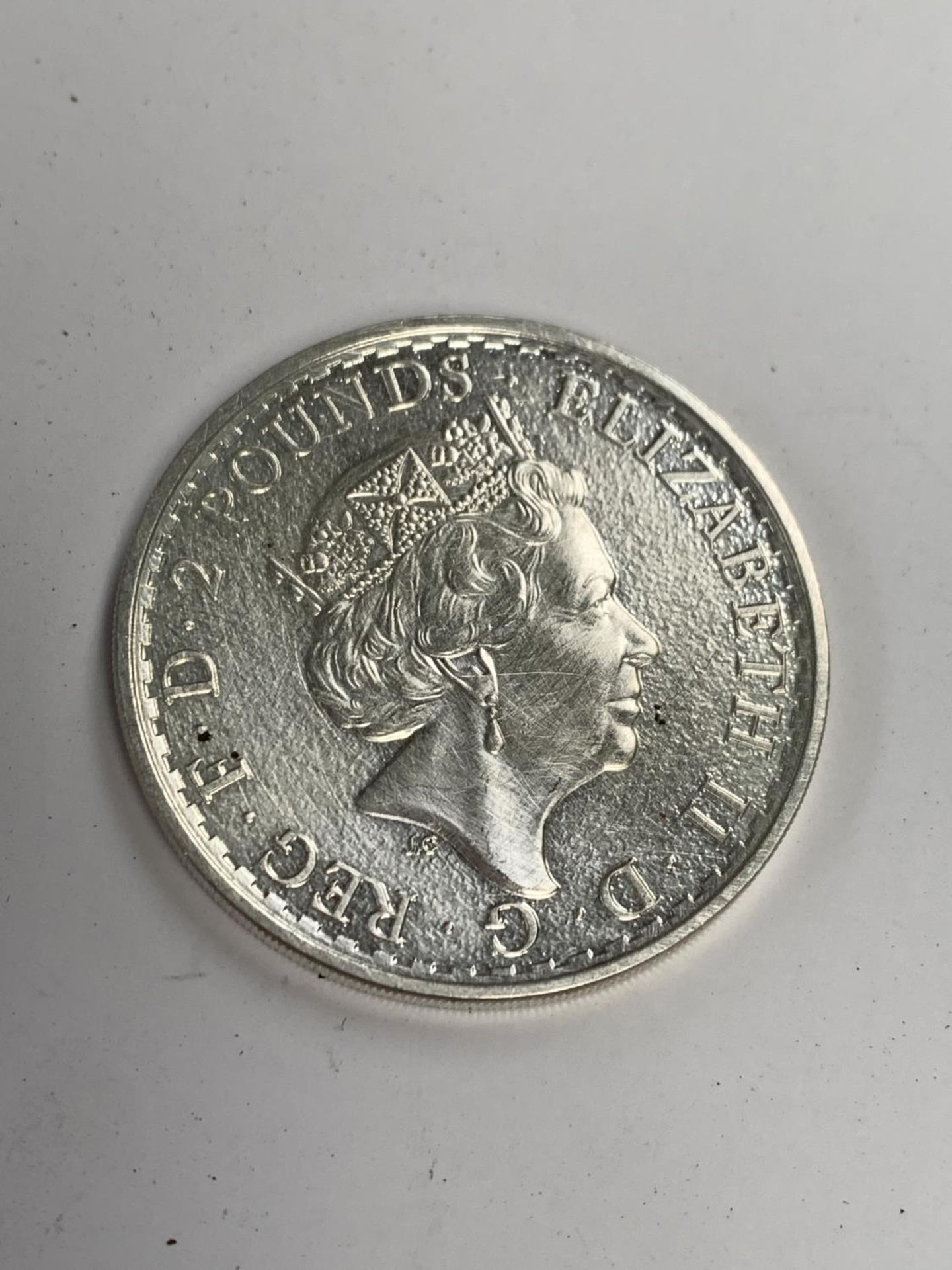 A SILVER 1 OZ BRITANNIA COIN