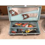 A VINTAGE WOODEN TOOL BOX AND CONTENTS TO INCLUDE SAWS, DRILL BITS, RASP ETC