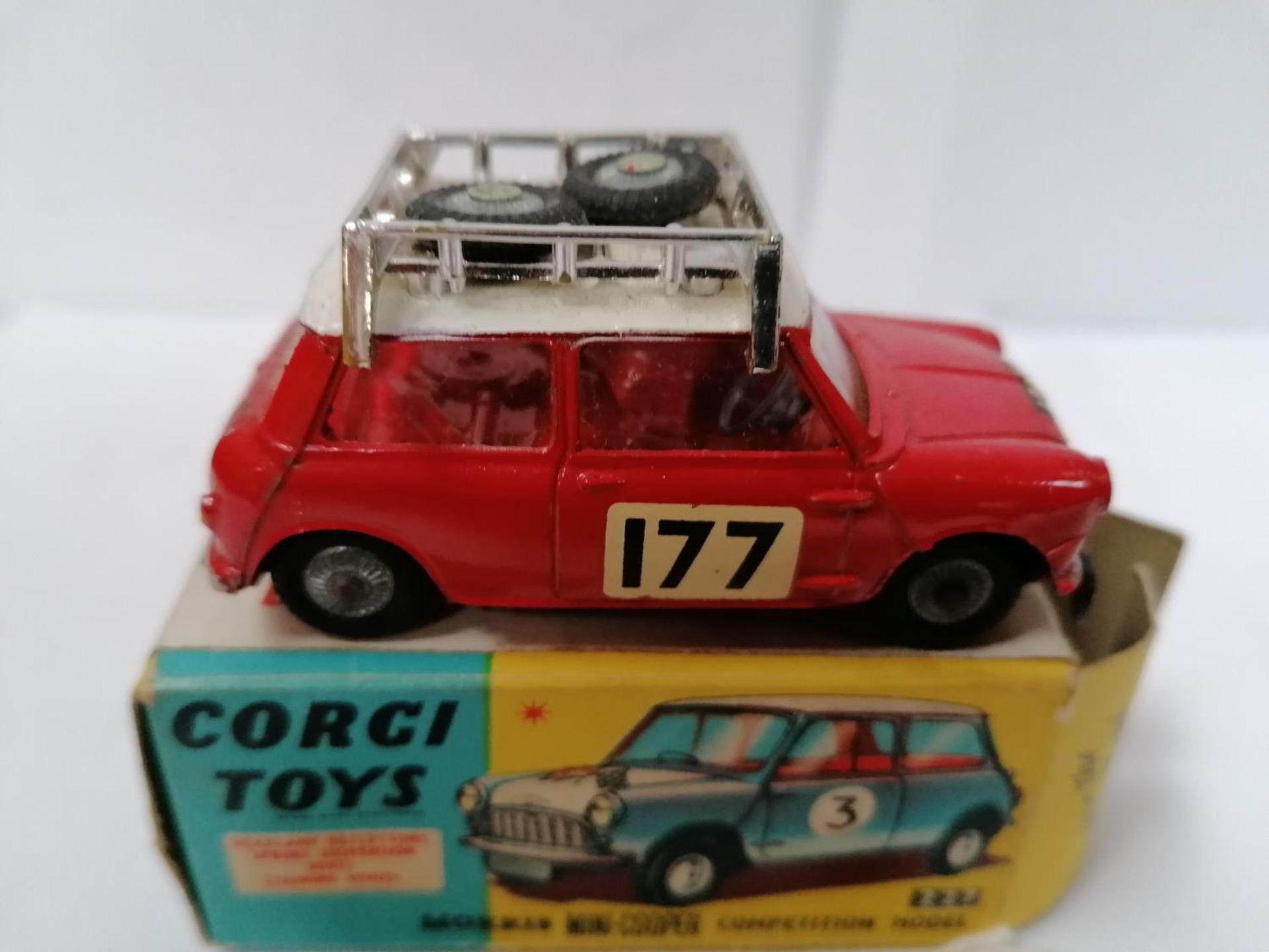 A CORGI TOYS MORRIS MINI COOPER COMPETITION MODEL DIE CAST CAR, WITH ASSOCIATED BOX, MODEL NUMBER - Image 2 of 6