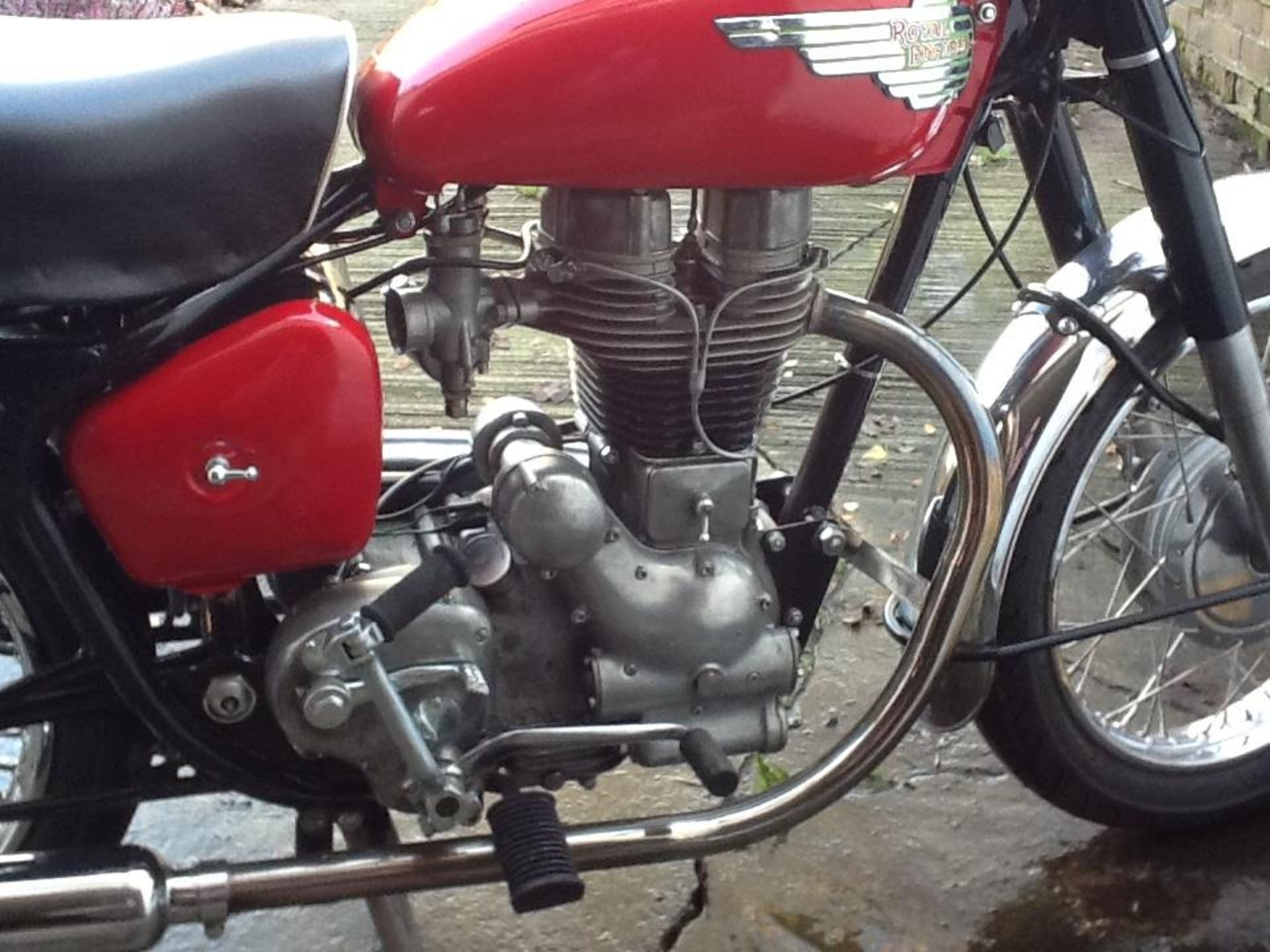 A 1959 ROYAL ENFIELD 350 CLIPPER MOTORCYCLE. THIS MACHINE LEFT THE FACTORY IN REDDITCH ON 6TH - Image 3 of 11