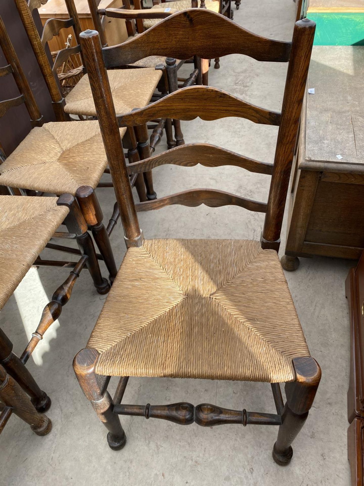 SEVEN OAK MACCLESFIELD DINING CHAIRS WITH LADDER BACKS AND RUSH SEATS - Image 2 of 6