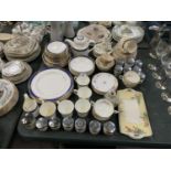 A COLLECTION OF CERAMICS TO INCLUDE ROYAL DOULTON PART TEA SERVICE ETC