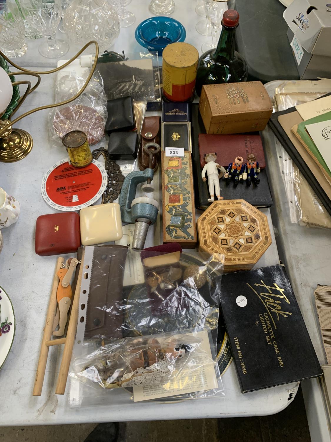 A GROUP OF ASSORTED ITEMS TO INCLUDE INLAID BOXES, FIGURES, BOTTLE, CIGARETTE CASE ETC