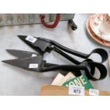 VINTAGE METAL SHEARS