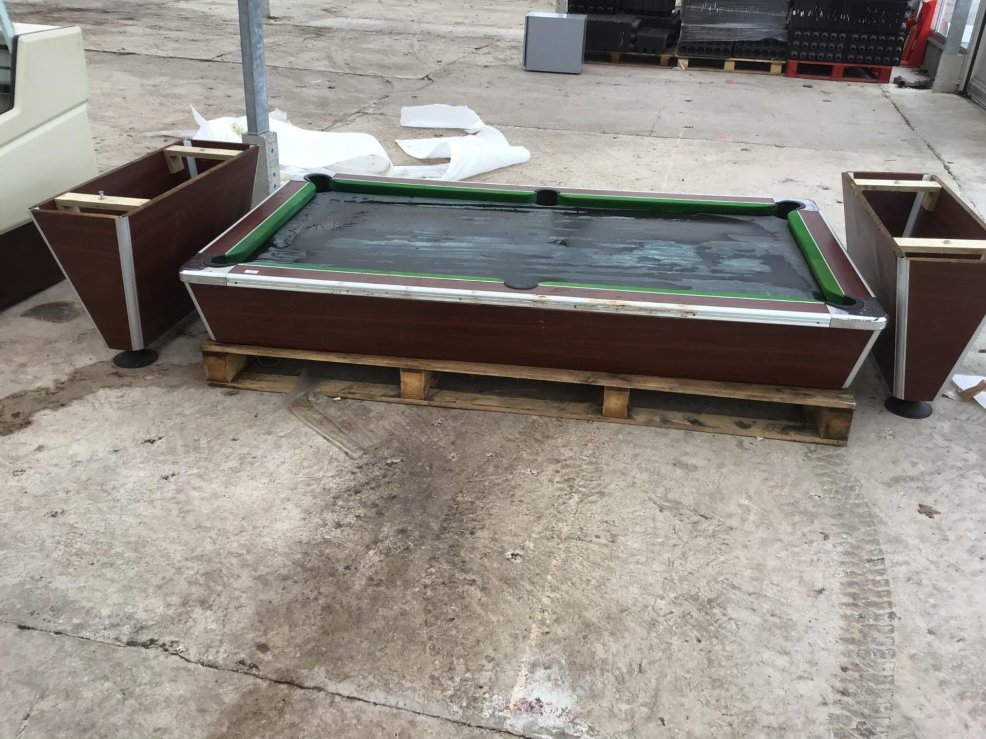 A SLATE BED POOL TABLE (REQUIRES RE FELTING)