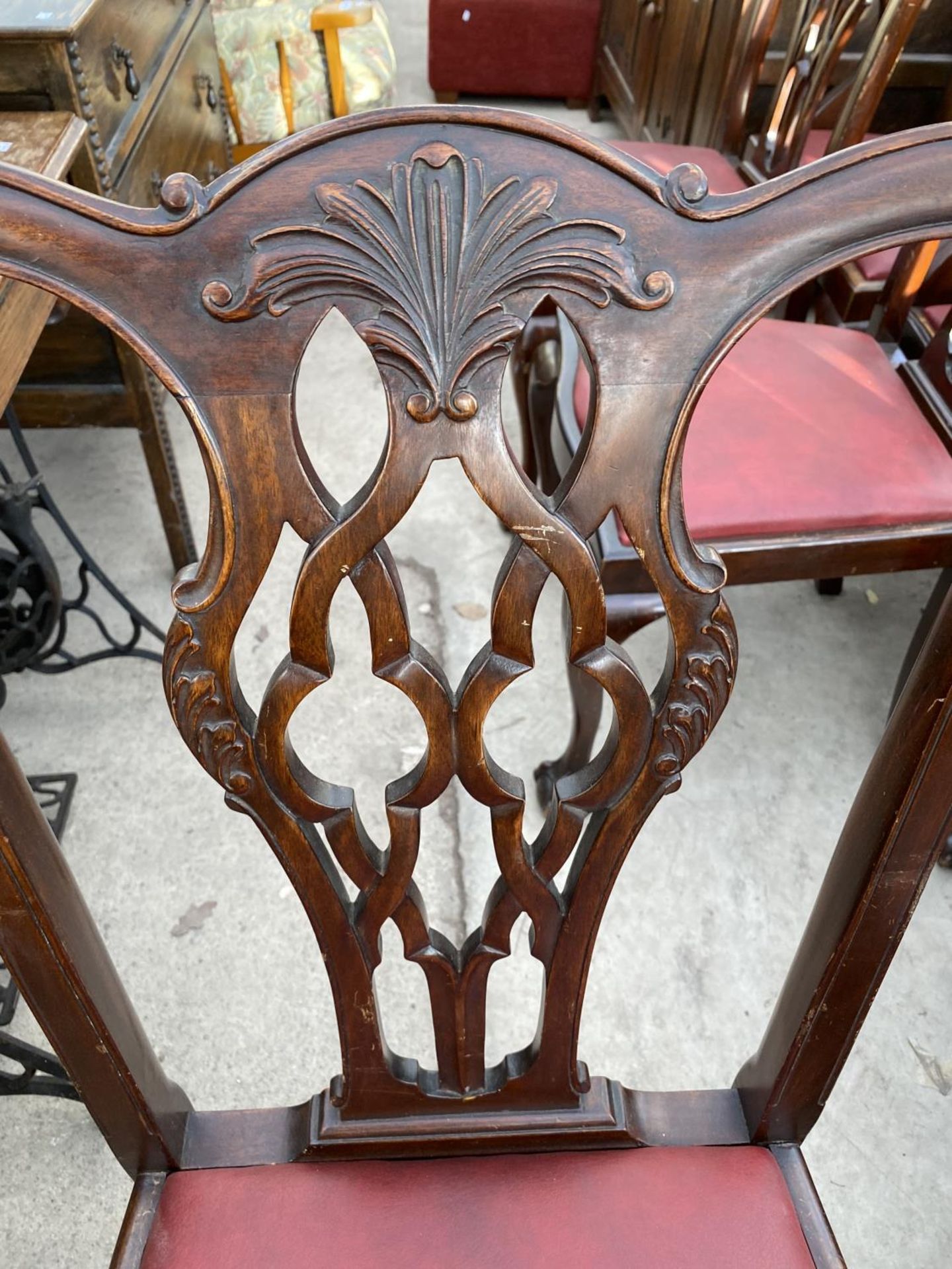 SIX CHIPPENDALE STYLE CARVED MAHOGANY DINING CHAIRS - Image 3 of 4