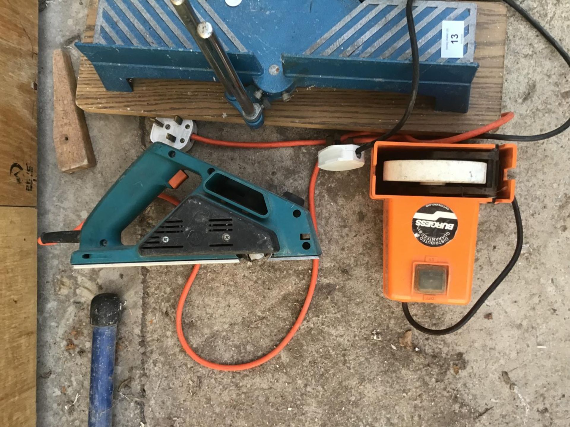 A PLANER, GRINDSTONE AND A MITRE BLOCK IN WORKING ORDER - Image 2 of 2