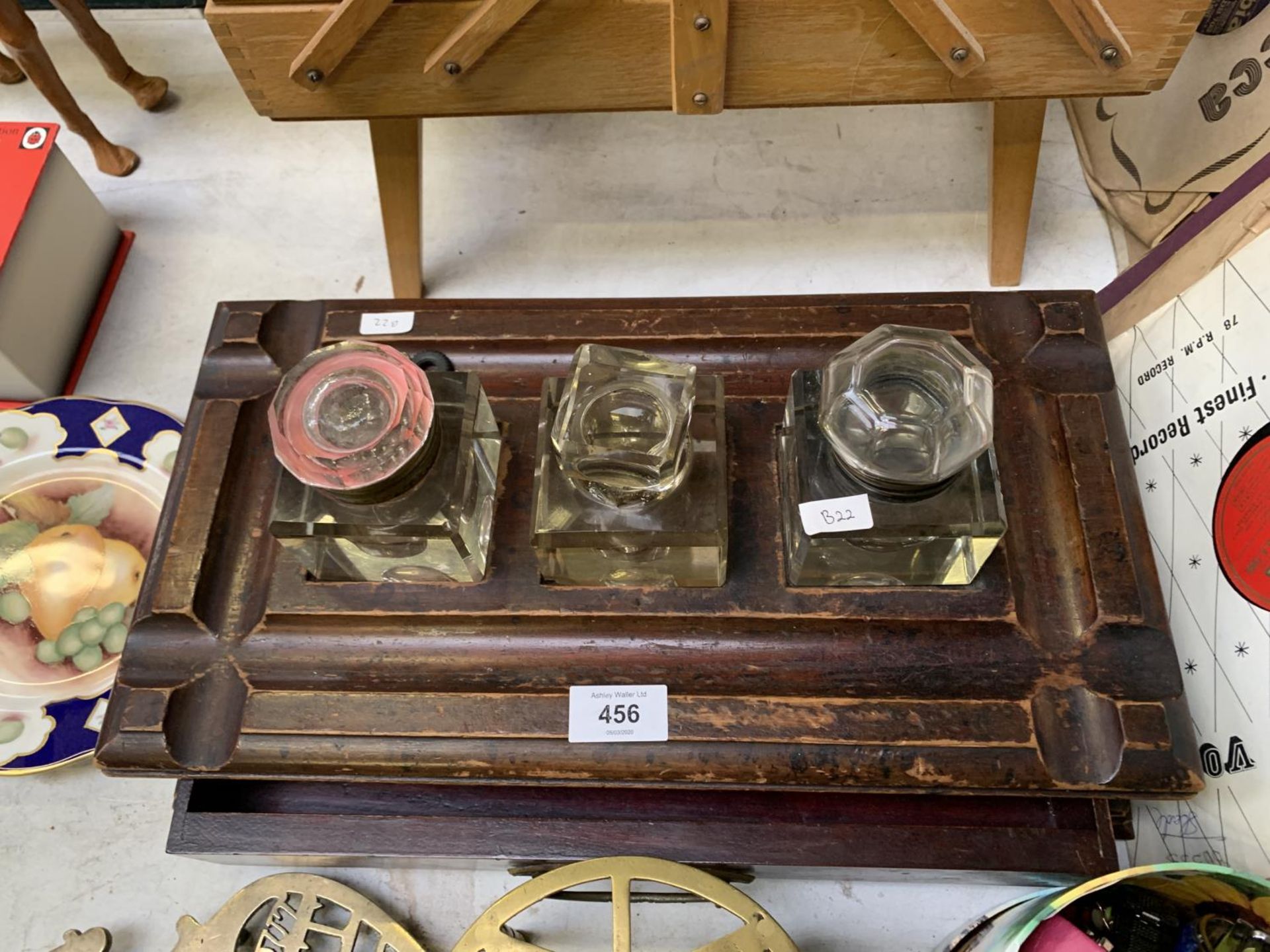 A VICTORIAN WRITING DESK SET - Image 2 of 2