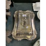 A GOOD QUALITY SILVER PLATED SERVING DISH
