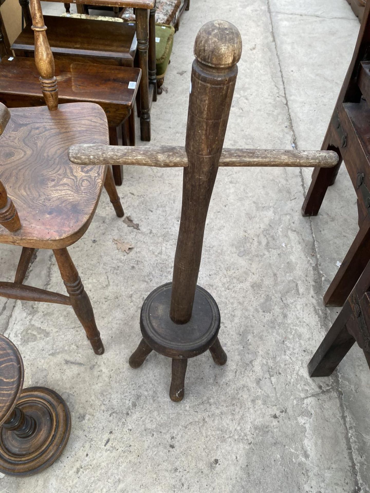 AN OAK SMOKER'S STAND AND A VINTAGE DOLLY PEG - Image 3 of 4