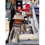 A MIXED LOT OF ITEMS TO INCLUDE COINS, INLAID BOXES, PENS ETC