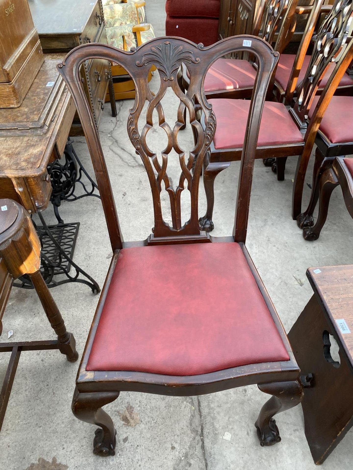 SIX CHIPPENDALE STYLE CARVED MAHOGANY DINING CHAIRS - Image 2 of 4