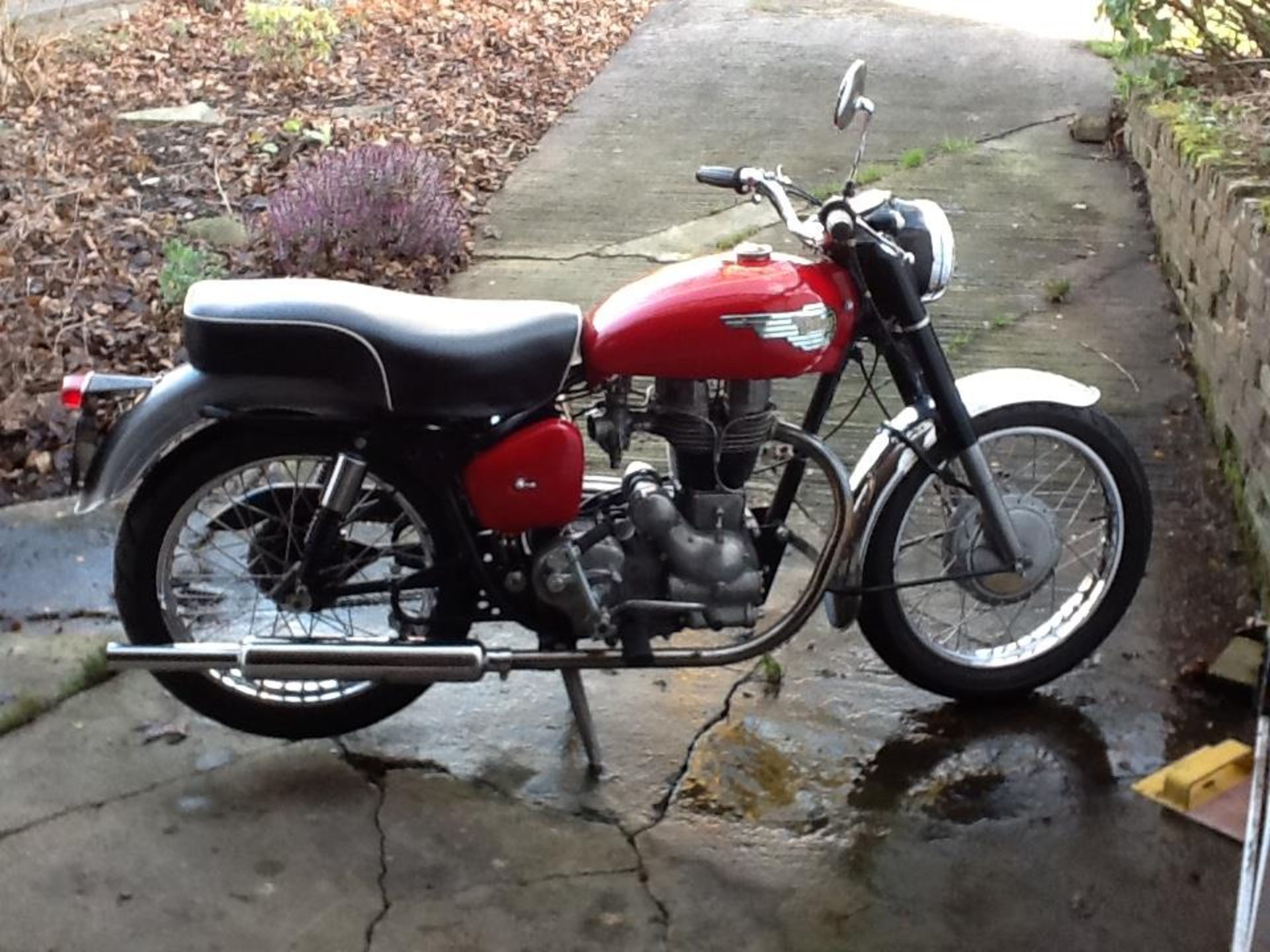 A 1959 ROYAL ENFIELD 350 CLIPPER MOTORCYCLE. THIS MACHINE LEFT THE FACTORY IN REDDITCH ON 6TH