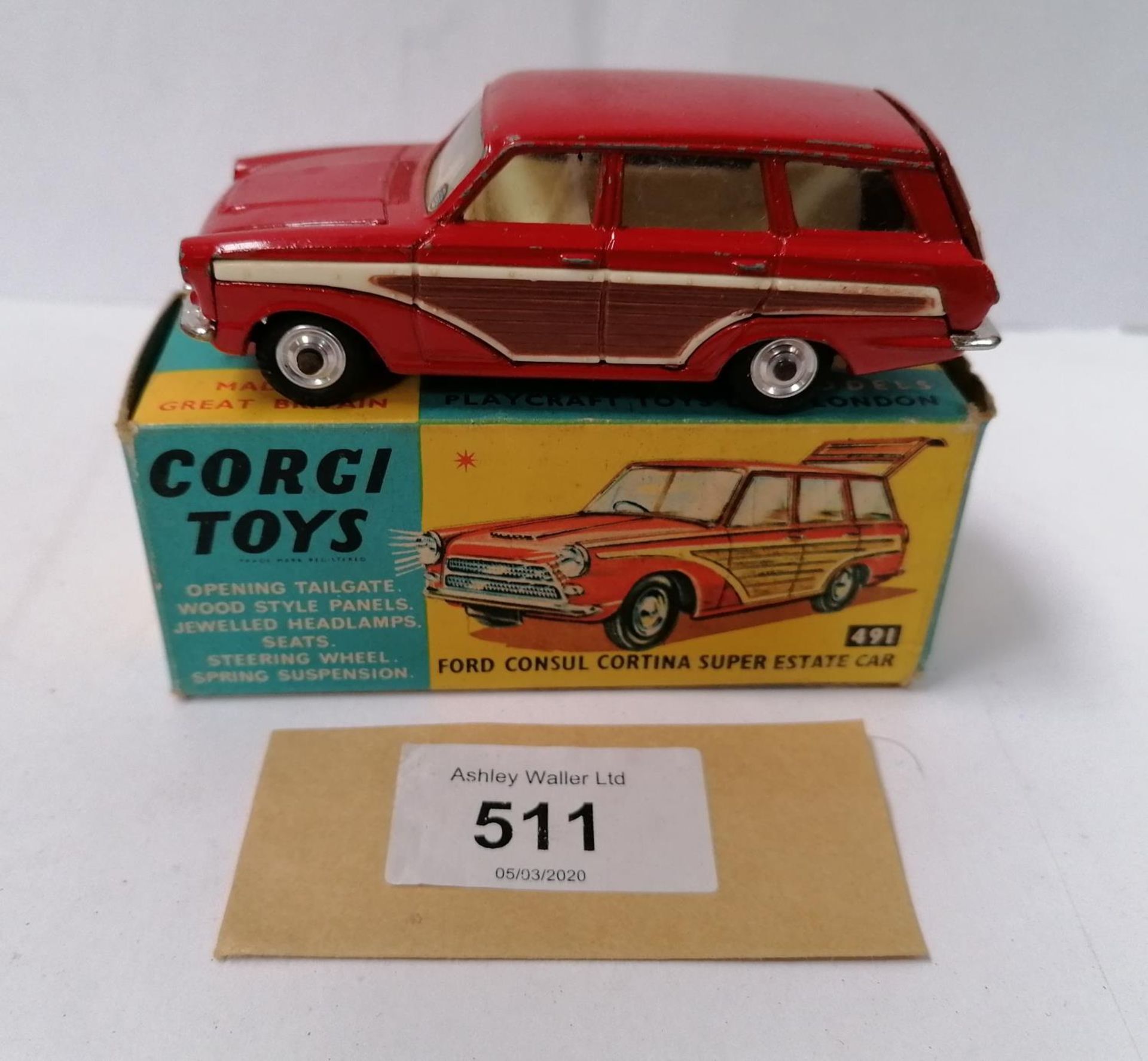 A CORGI TOYS FORD CONSUL CORTINA SUPER ESTATE CAR, BOXED, MODEL NUMBER 491