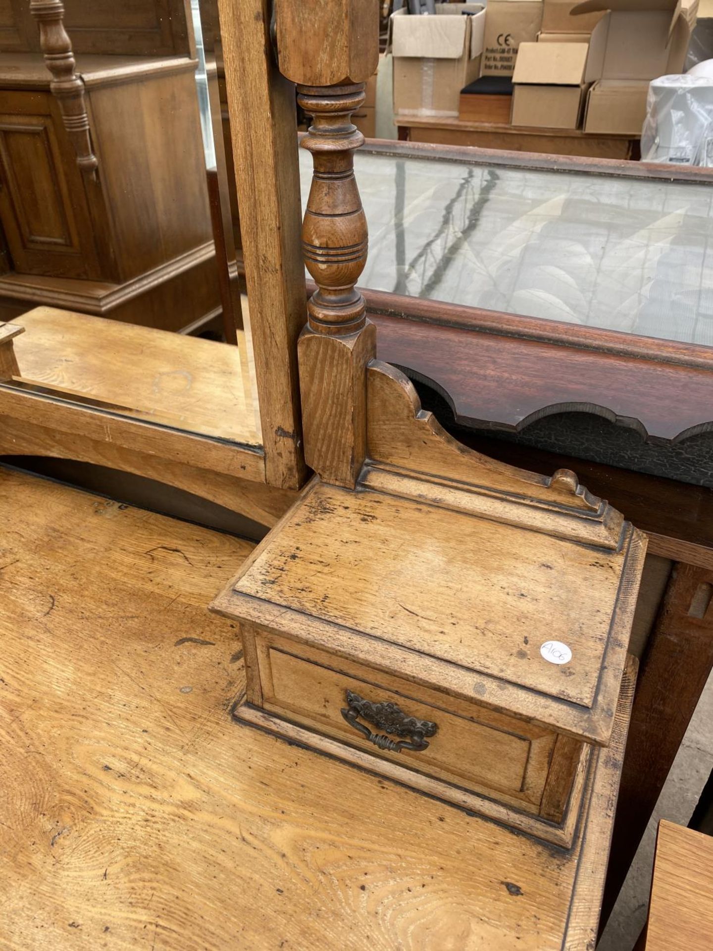 AN ASH DRESSING TABLE WITH TWO LONG AND TWO SHORT DRAWERS, TWO SMALL UPPER DRAWERS AND BEVEL EDGE - Image 3 of 5