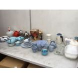 VARIOUS KITCHEN ITEMS TO INCLUDE A HEN CROCK, DUCK CROC, CUPS AND SAUCERS, ENAMEL TEA POT, PYREX