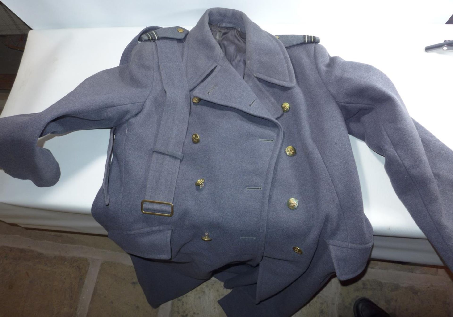 A W.W.II 1945 DATED R.A.F GREATCOAT