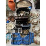 A COLLECTION OF ASSORTED COSTUME JEWELLERY TO INCLUDE BOXED WRIST WATCHES ETC